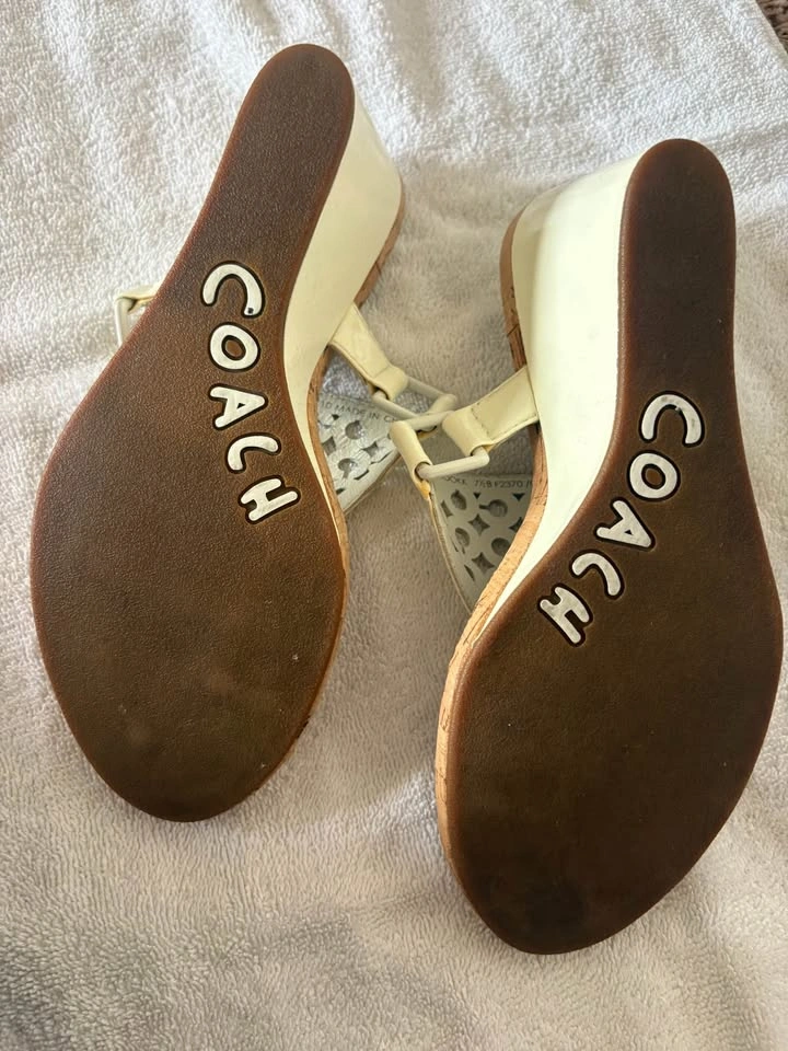 Coach wedge heel sandal size 7-8 - photo 2