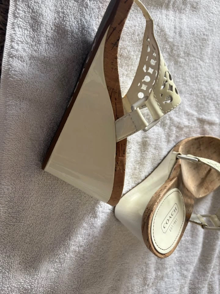 Coach wedge heel sandal size 7-8 - photo 3