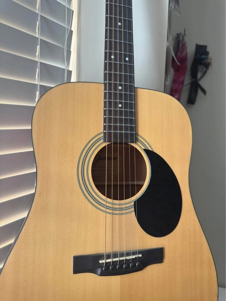 Acoustic guitar - photo 2