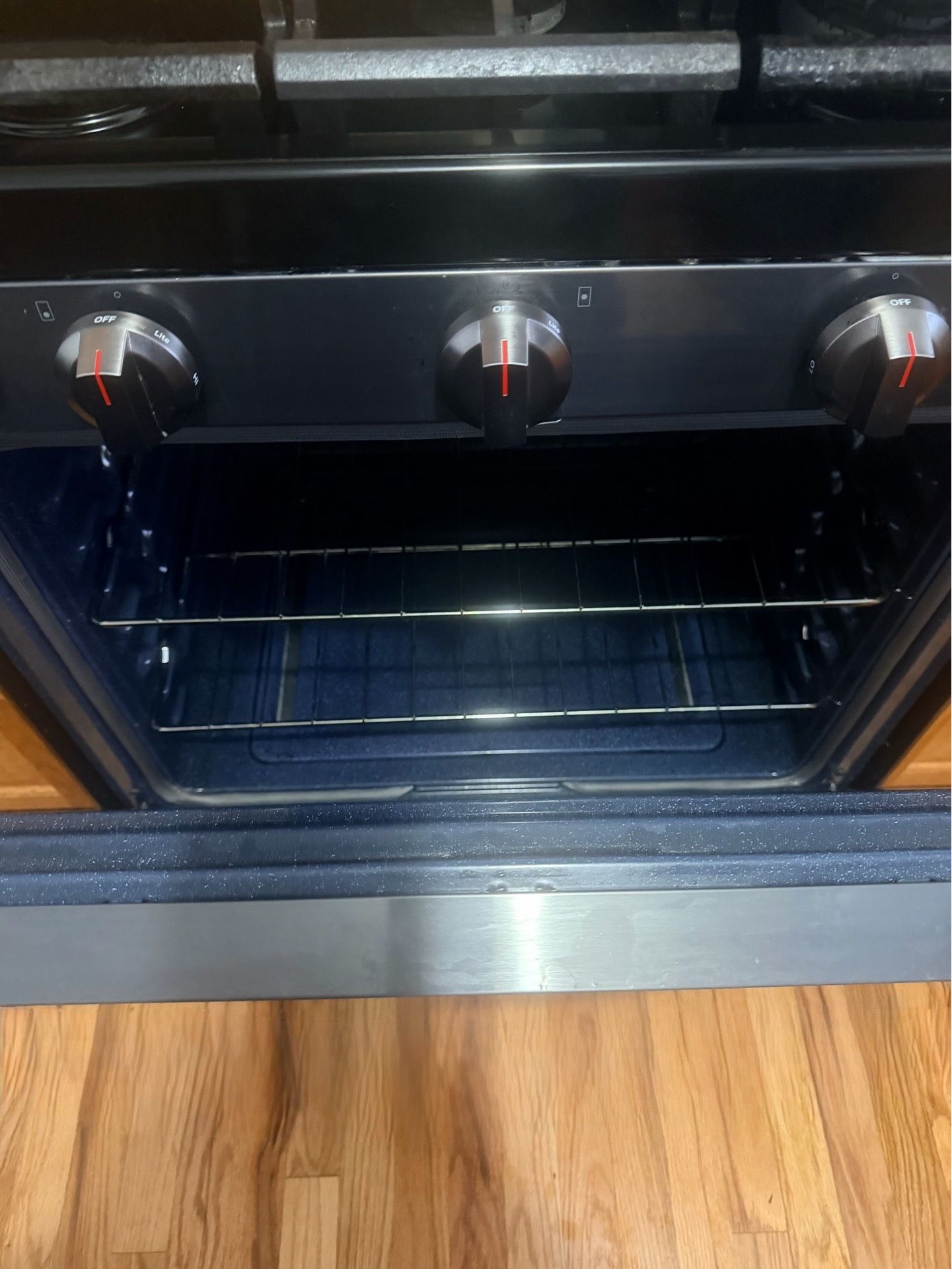 Samsung Stainless Steel Gas Range – Air Fry, Convection & Self C - photo 4