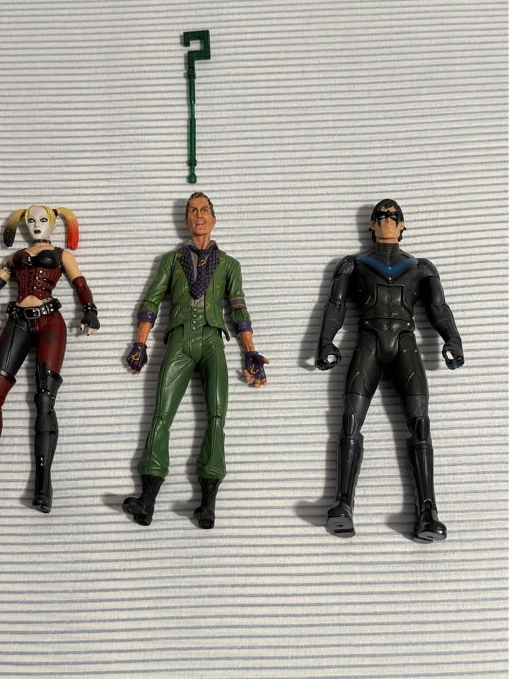 Batman Arkham City DC Direct Lot Plus 1 Yellow Lantern Scarecrow - photo 3