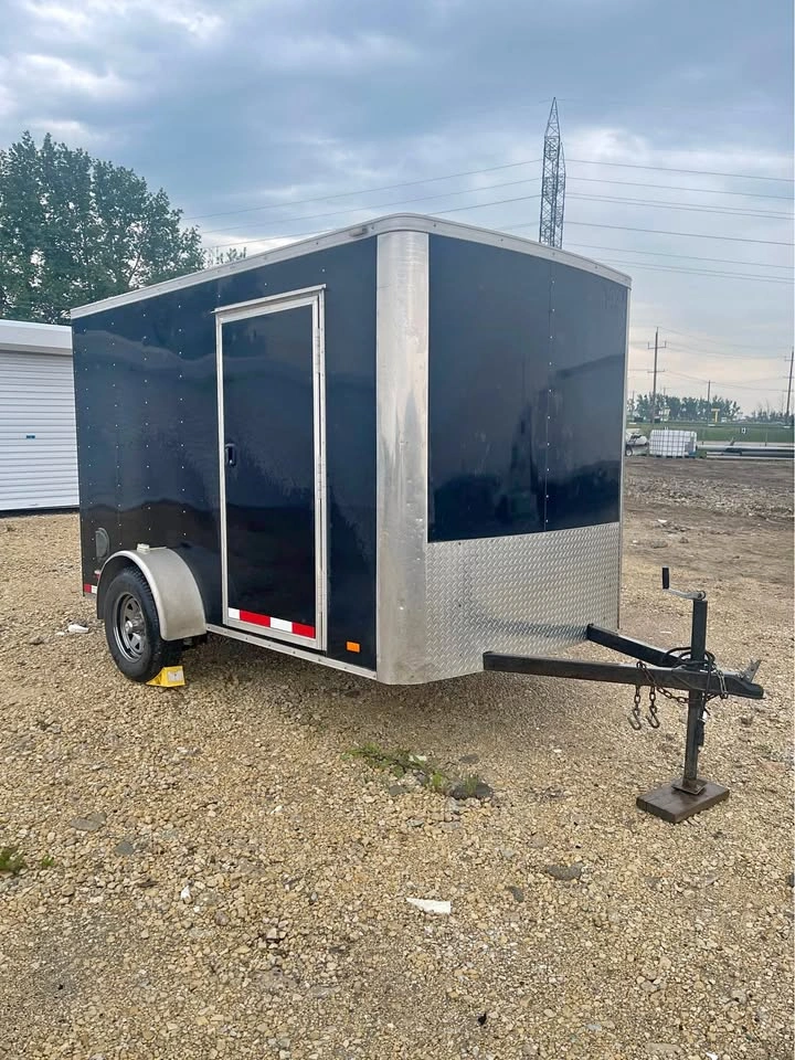 2015 5x10 Enclosed trailer