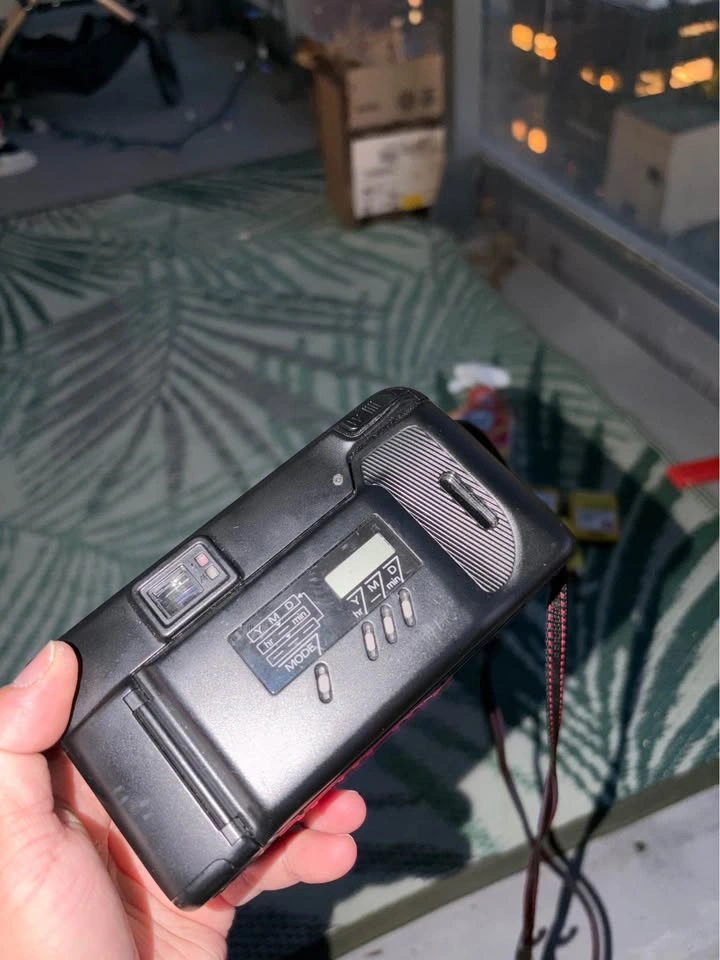 Nikon TW Zoom 35mm Film Camera - photo 3