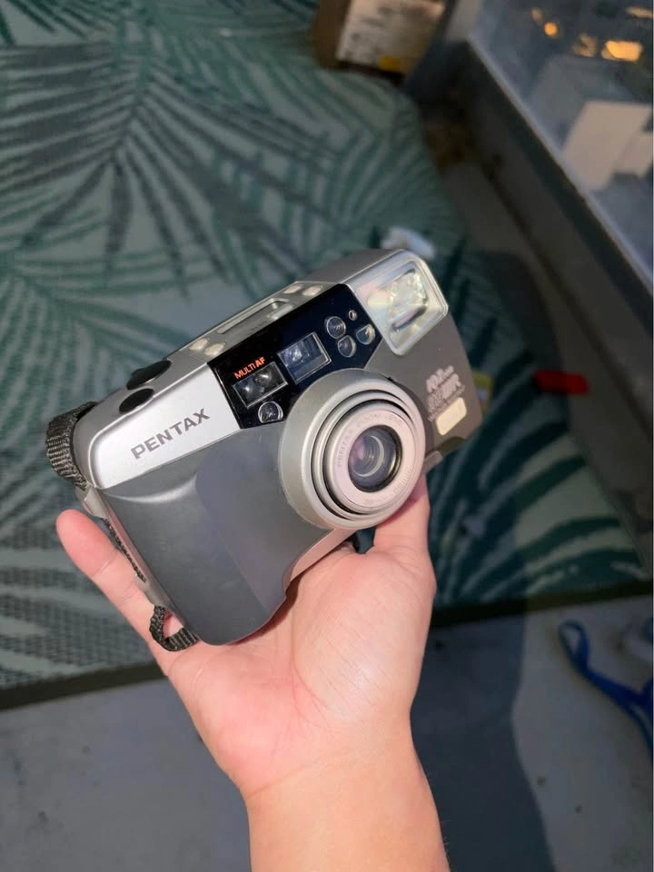 Pentax IQ Zoom 95 WR 35mm Film Camera - photo 2