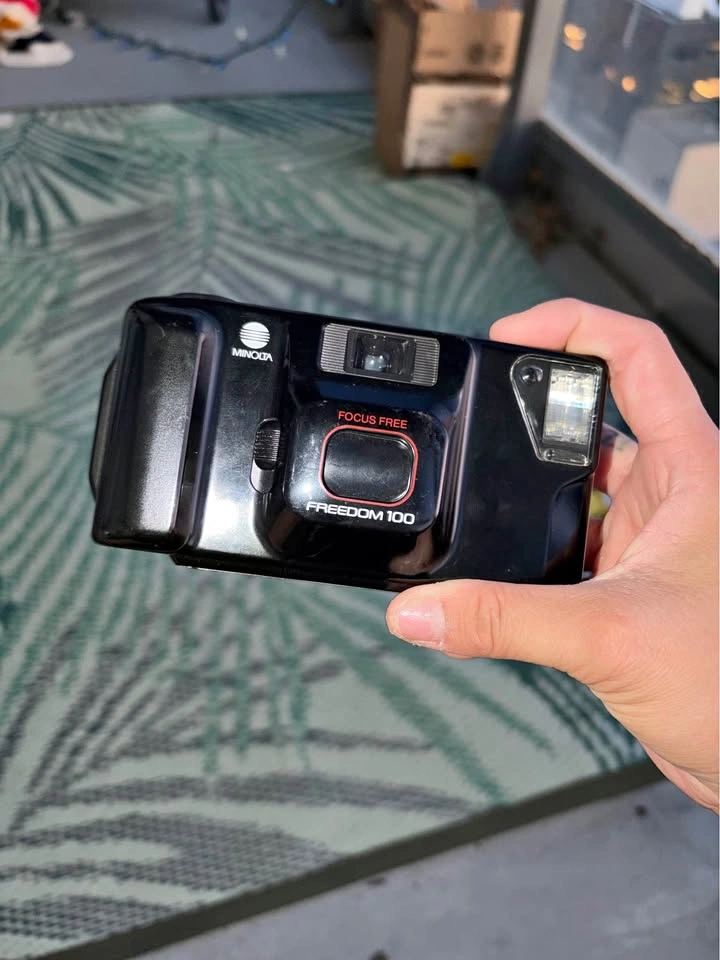 Minolta Freedom 100 35mm Film Camera