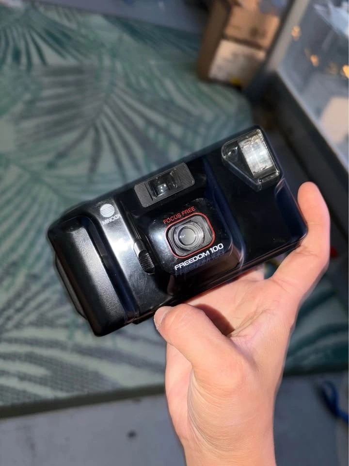 Minolta Freedom 100 35mm Film Camera - photo 2