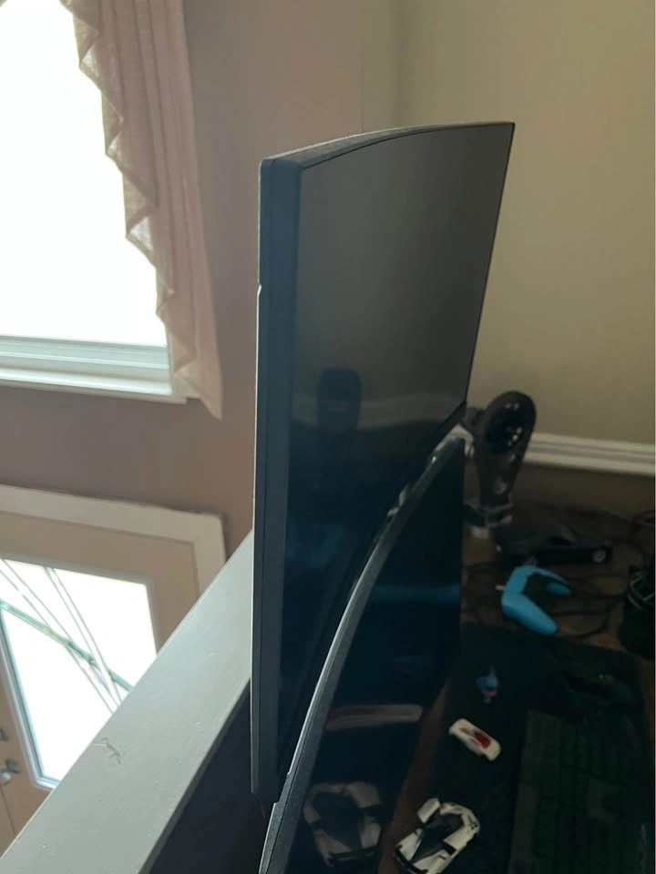 MSI Optix Curved Gaming Monitor 1080p - photo 3