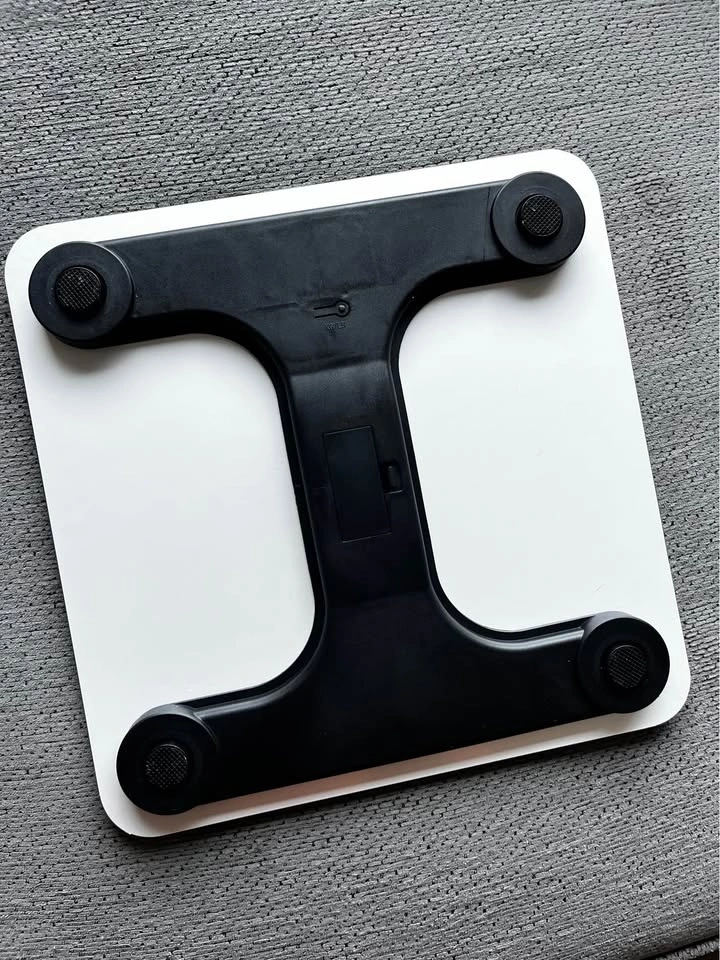 Digital Bathroom Scale with Wood Grain Finish (Glass) - photo 2