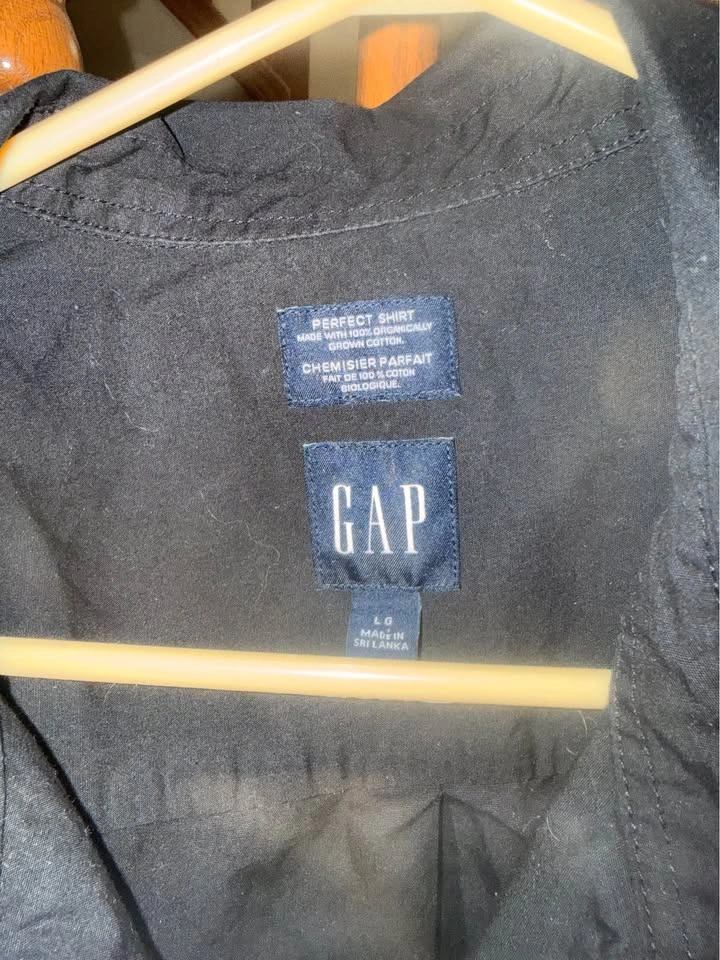 GAP Perfect Shirt - Size Large - photo 2