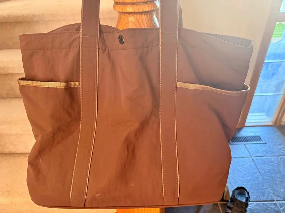 Lululemon Daily Multi-Pocket Tote Bag