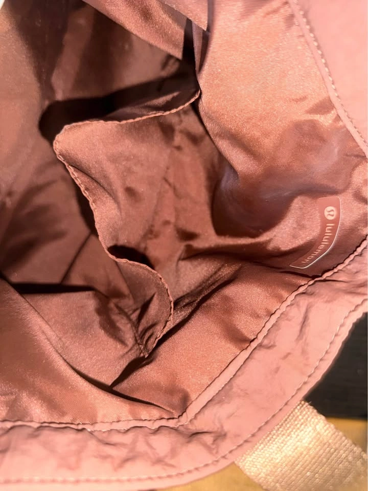 Lululemon Daily Multi-Pocket Tote Bag - photo 5
