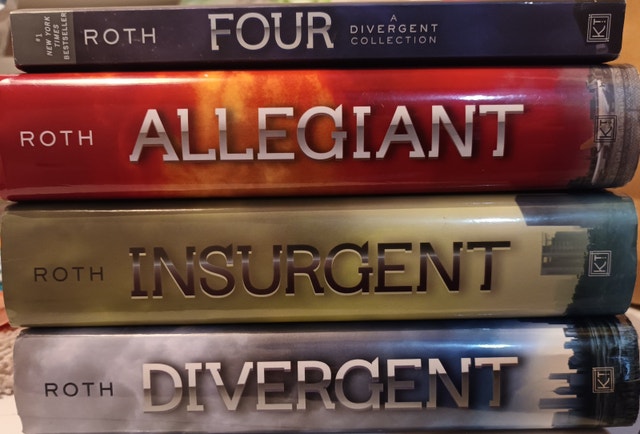 Divergent Series Hardcover: Divergent, Insurgent, Allegiant, Fou - photo 2