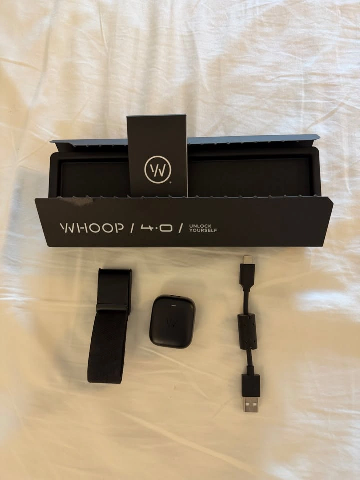 WHOOP 4.0 with 1 Month FREE Subscription