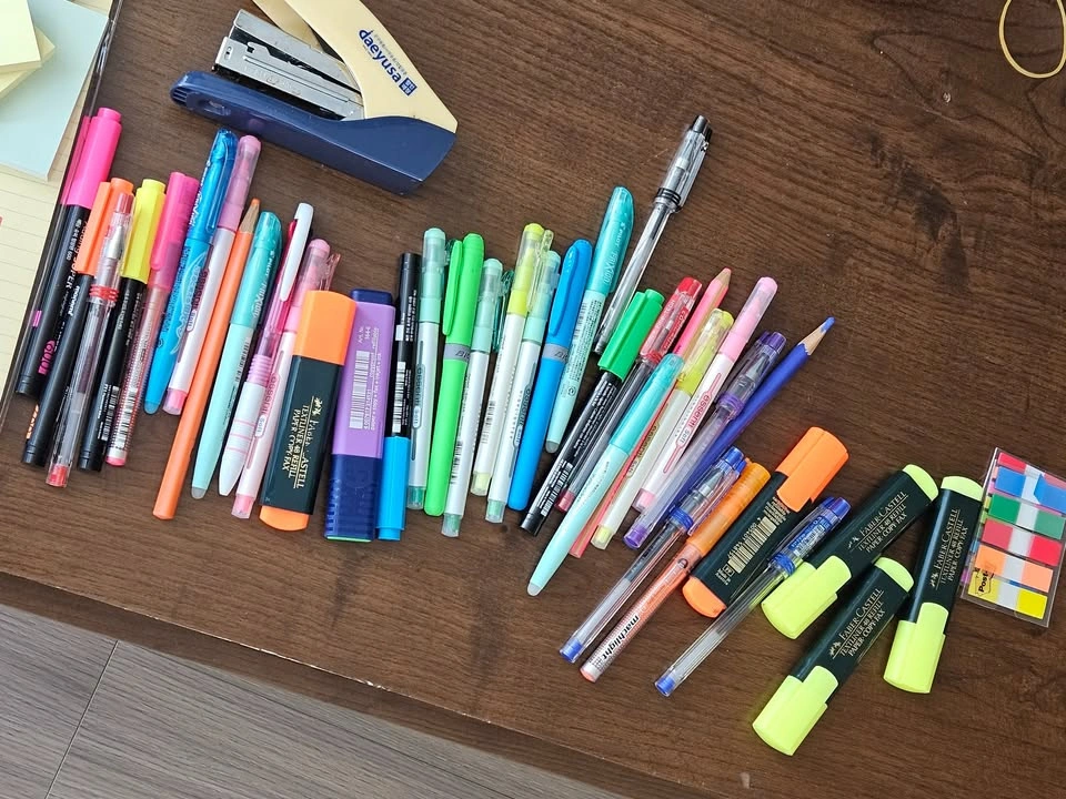 Stationery (mix of used and unused items) - photo 3