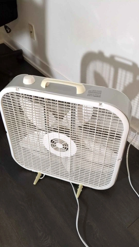 Lasko 20 inch box fan - photo 2