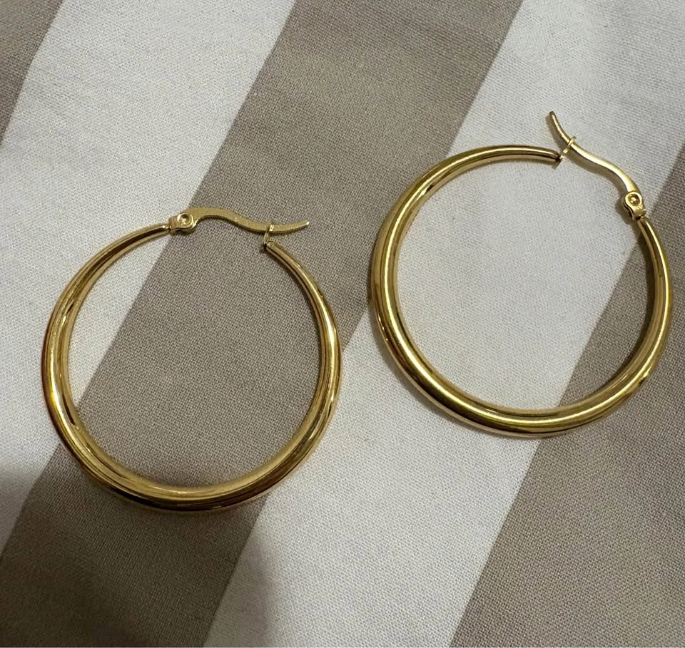 The Perfect Hoop - Gold Hoop Earrings - photo 2