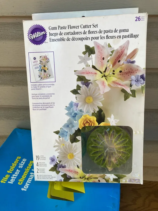 Wilton Gum Paste Flower Cutter Set thumbnail