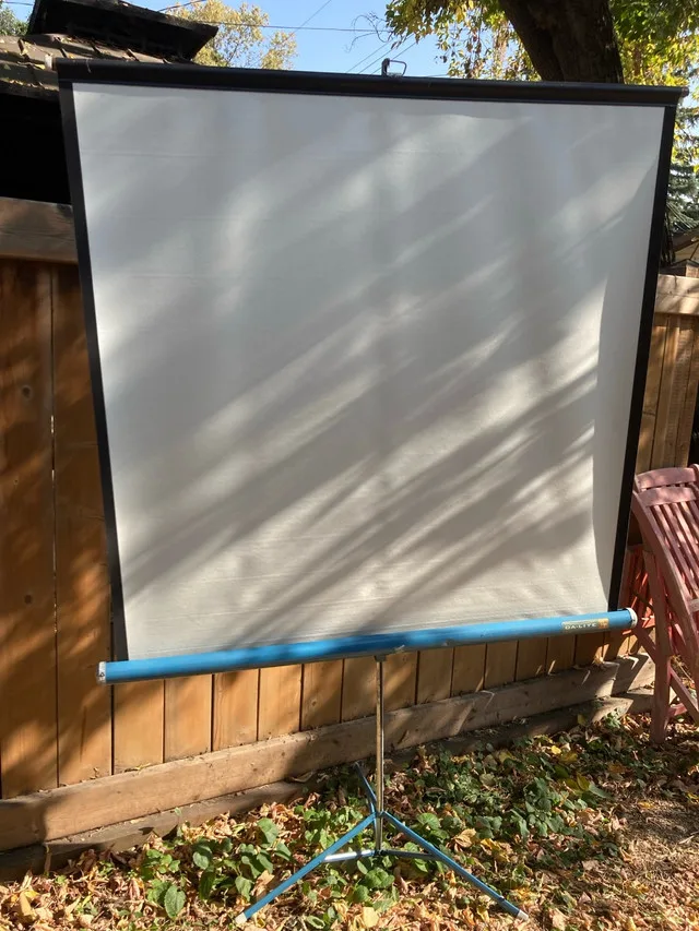 DA-LITE Flyer Projector Screen thumbnail