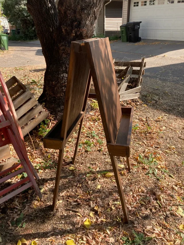 Artist Easel thumbnail