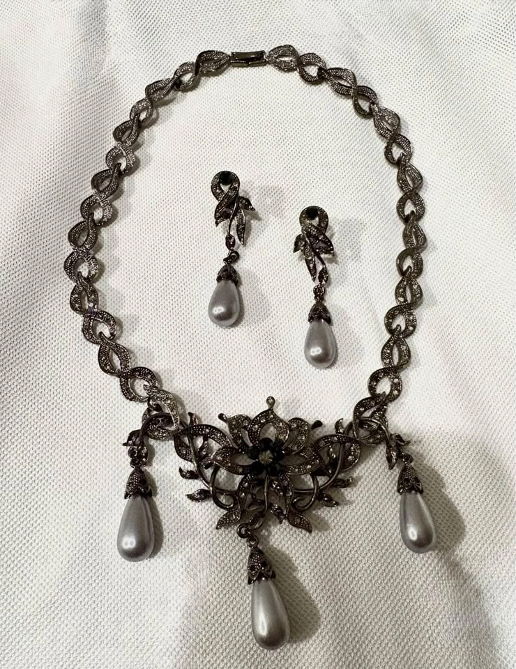 Elegant Pearl & Rhinestone Set - photo 2
