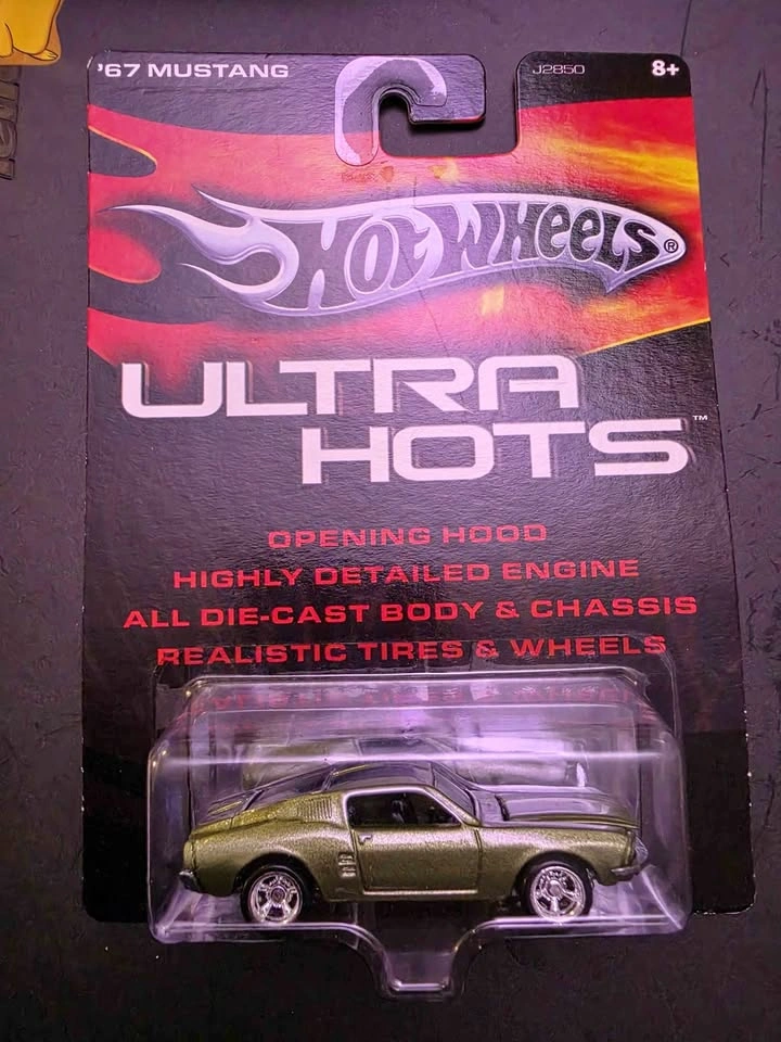 Hot Wheels Ultra Hots '67 Mustang