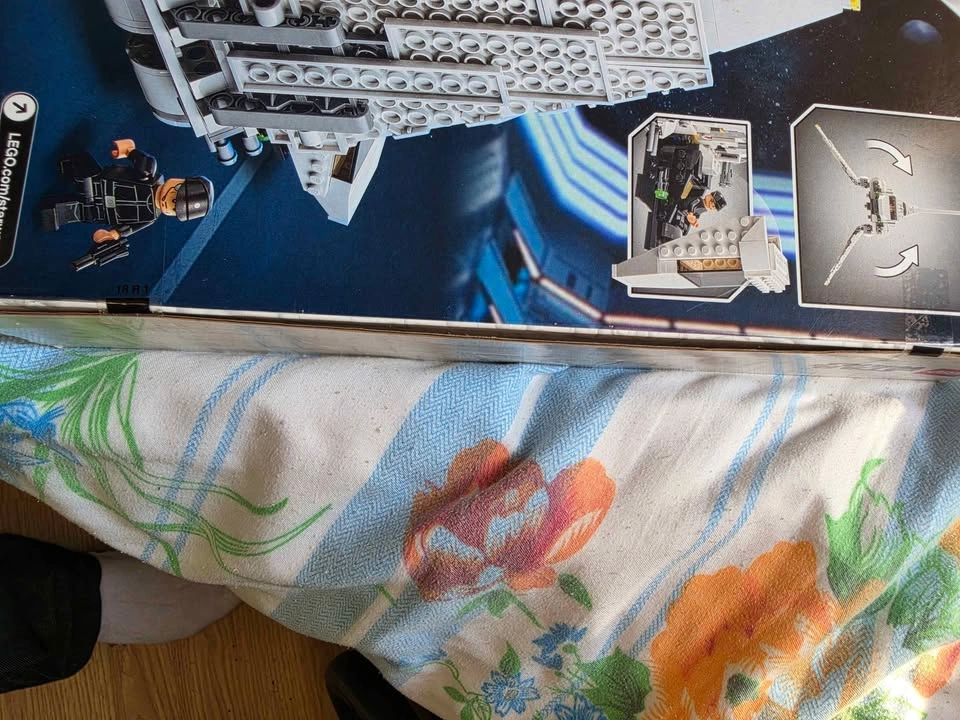 LEGO Star Wars Imperial Shuttle 75302 - photo 4