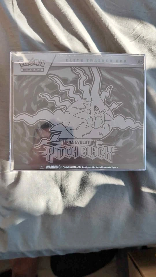 Pokémon Pitch Black Elite Trainer Box