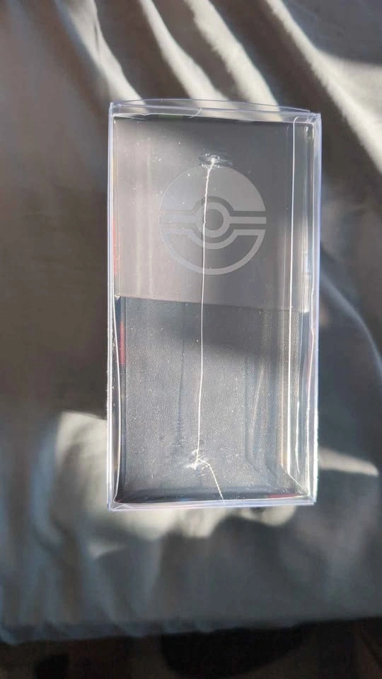 Pokémon Pitch Black Elite Trainer Box - photo 2