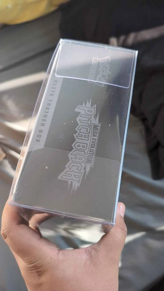Pokémon Pitch Black Elite Trainer Box - photo 5