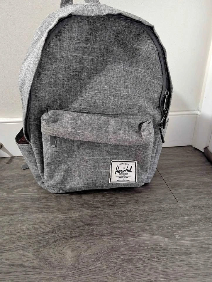 Herschel Classic Backpack XL Raven Crosshatch Size 7