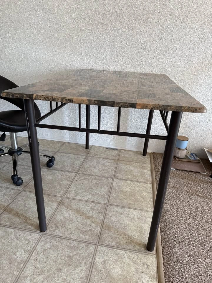 Faux-Marble Dining Table - photo 3