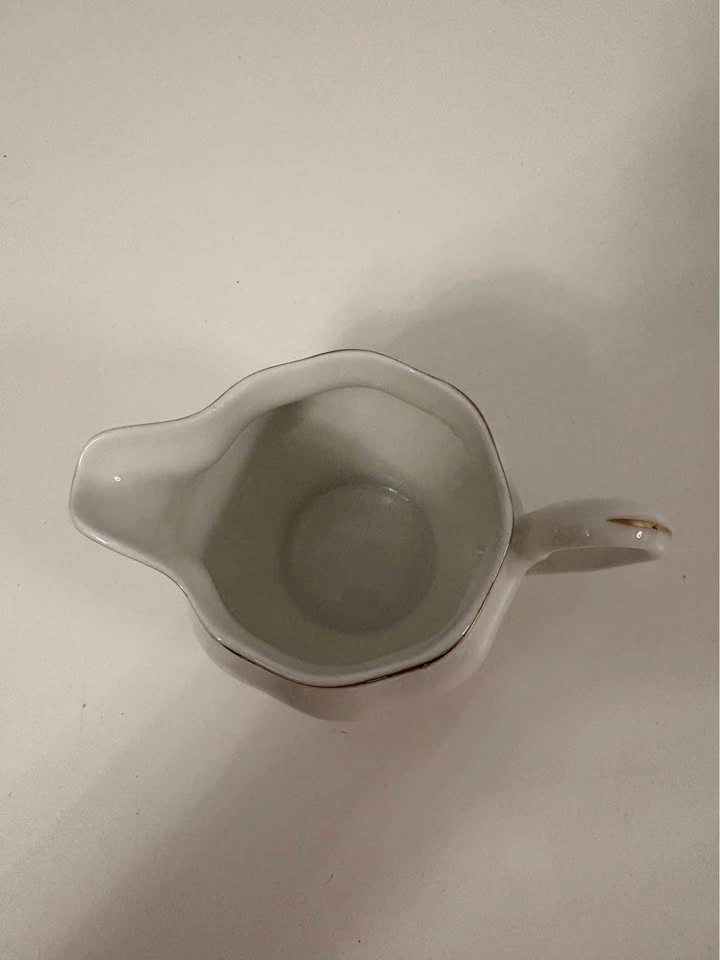 Creamer / Milk Pitcher Gold Trim Porcelain - photo 2