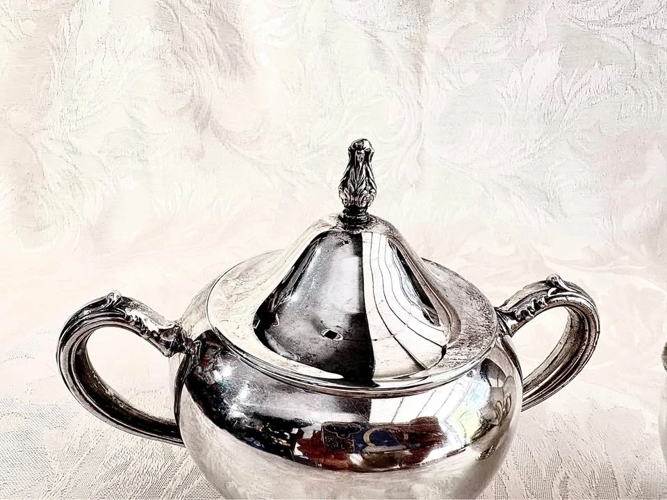 Vintage Silver-Plated Cream and Sugar with Lid Set - photo 3