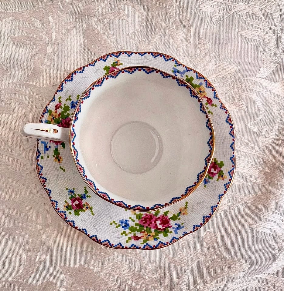 Royal Albert Petit Point Tea Cup and Saucer - photo 3