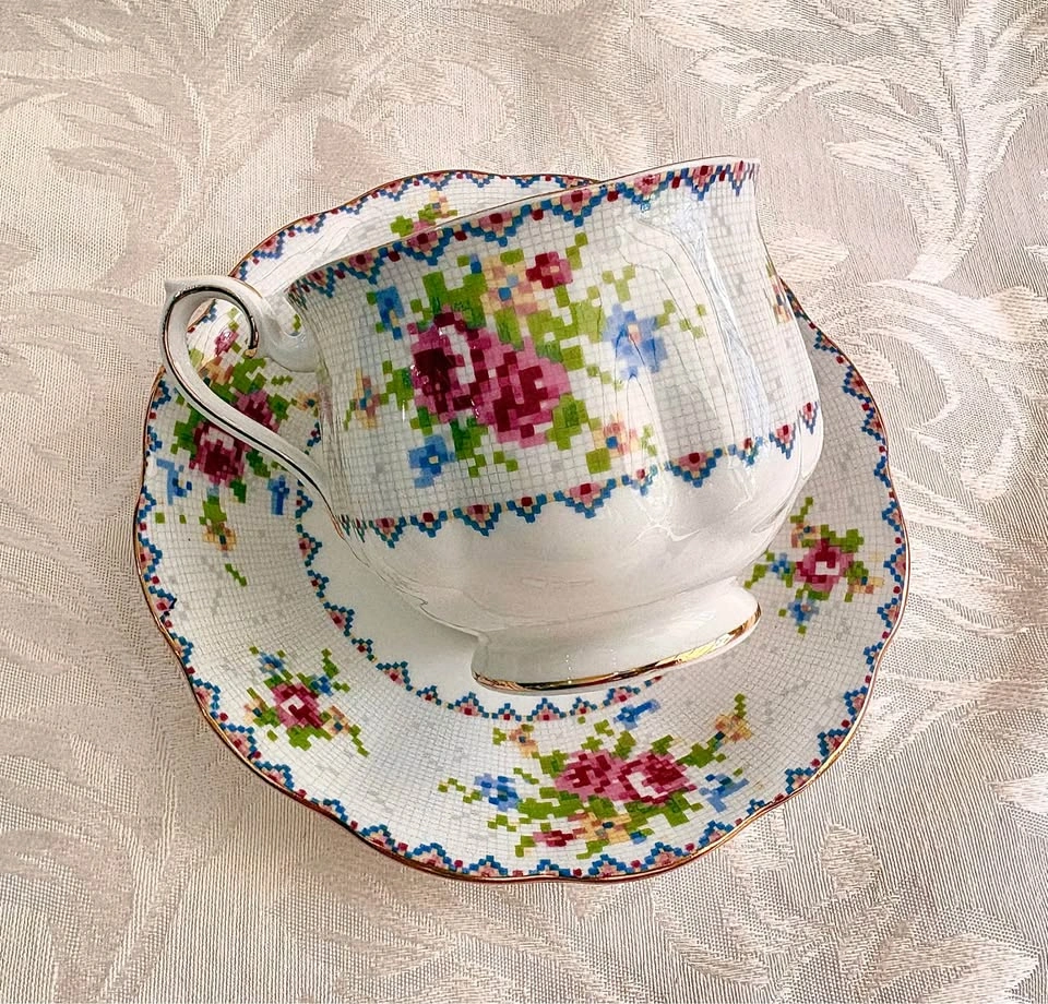 Royal Albert Petit Point Tea Cup and Saucer - photo 4