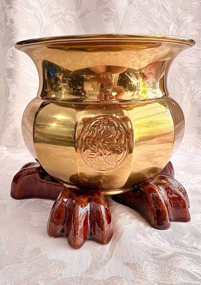 Vintage Brass Rose Jardiniere with Claw Foot Base