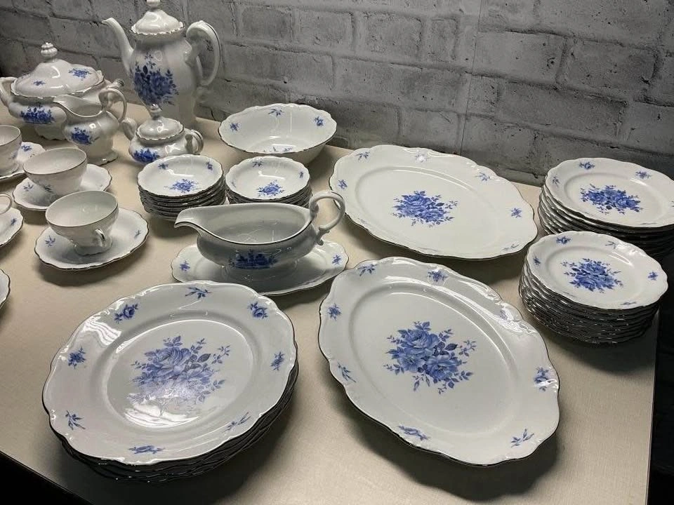 Vintage Queen Anne Germany 70 Piece Fine Porcelain Dinner Set - photo 4
