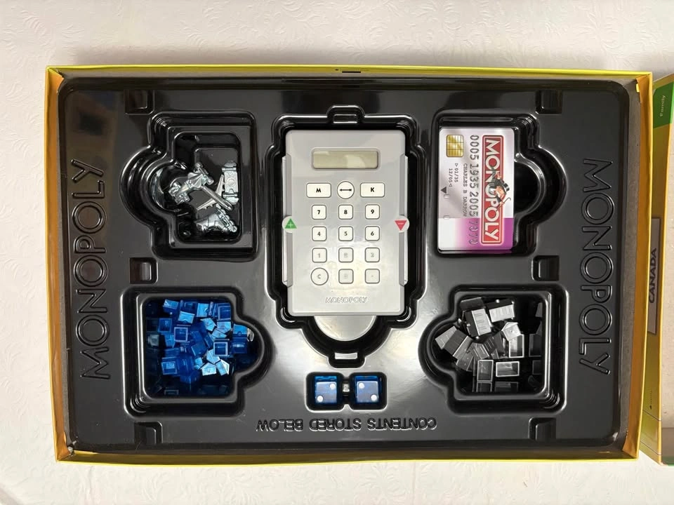 Hasbro Monopoly Canada Electronic Banking Edition - photo 3