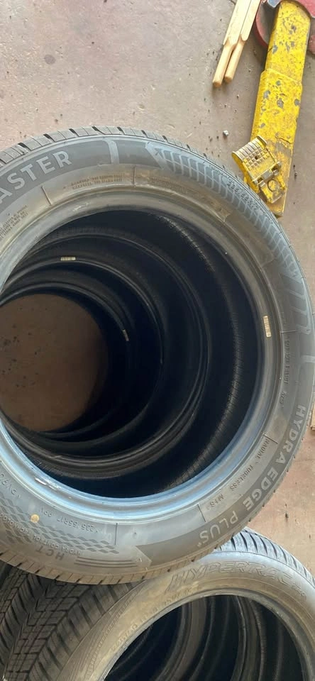 Motomaster hydra edge plus 235/55R17 - photo 2