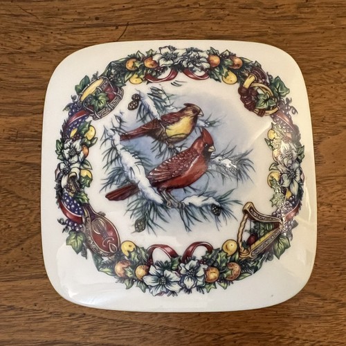 1990 Heritage House Music Box - Melodies of Christmas