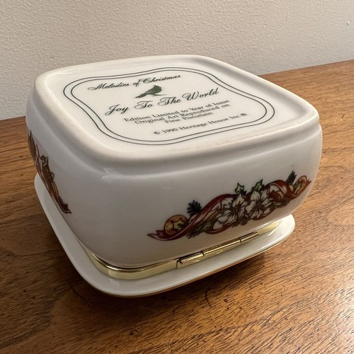 1990 Heritage House Music Box - Melodies of Christmas - photo 5