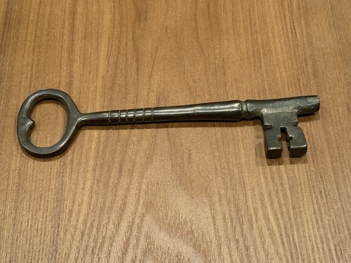 Decorative Heavy Brass Old Large Antique Vintage Key - photo 2