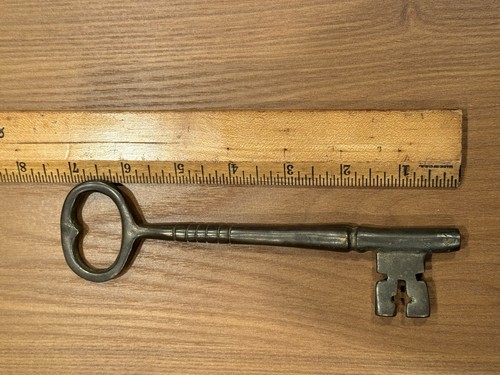 Decorative Heavy Brass Old Large Antique Vintage Key - photo 3