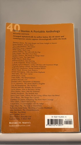 40 Short Stories : A Portable Anthology by Beverly Lawn (Paperba - photo 2