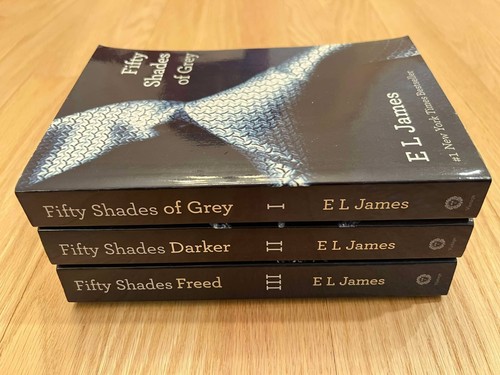 Fifty Shades of Grey Trilogy Set by E L James (Paperback)