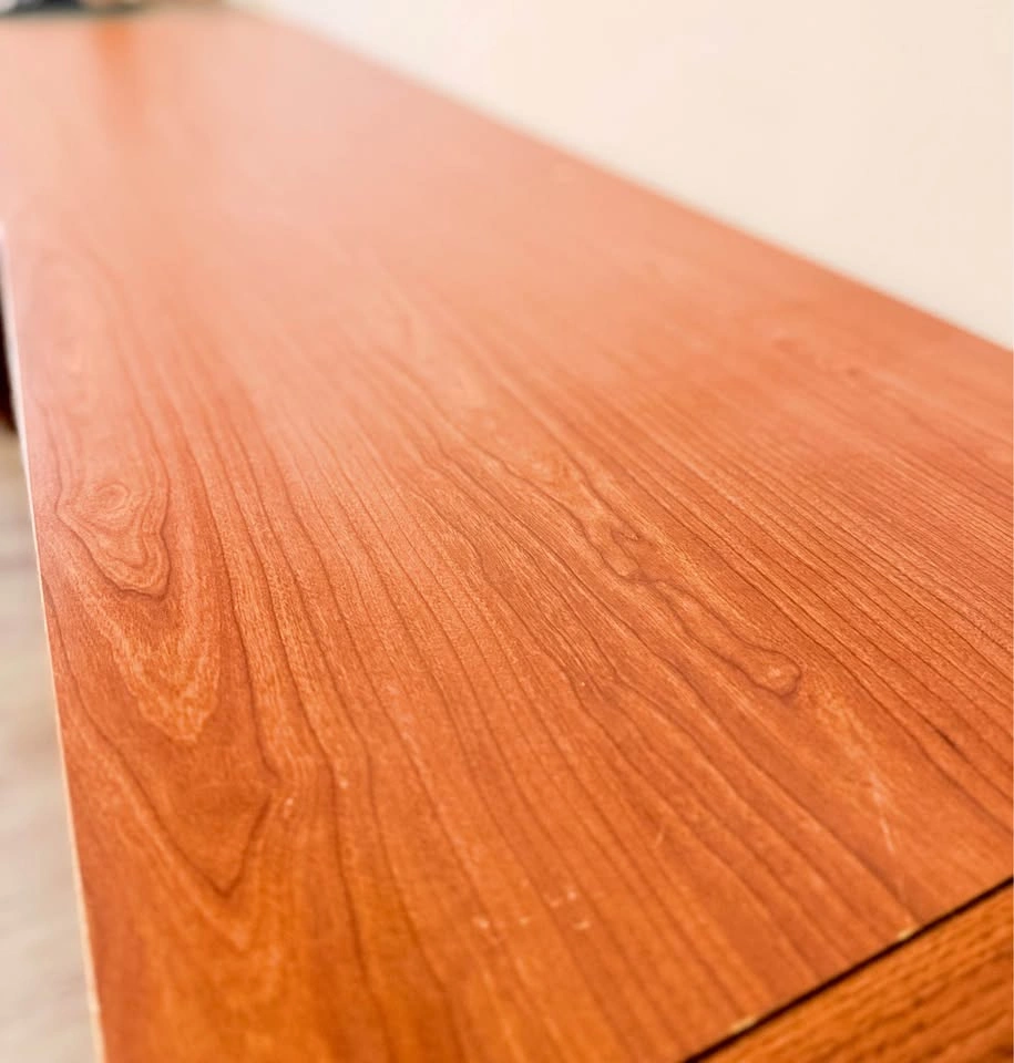 Desk - photo 3