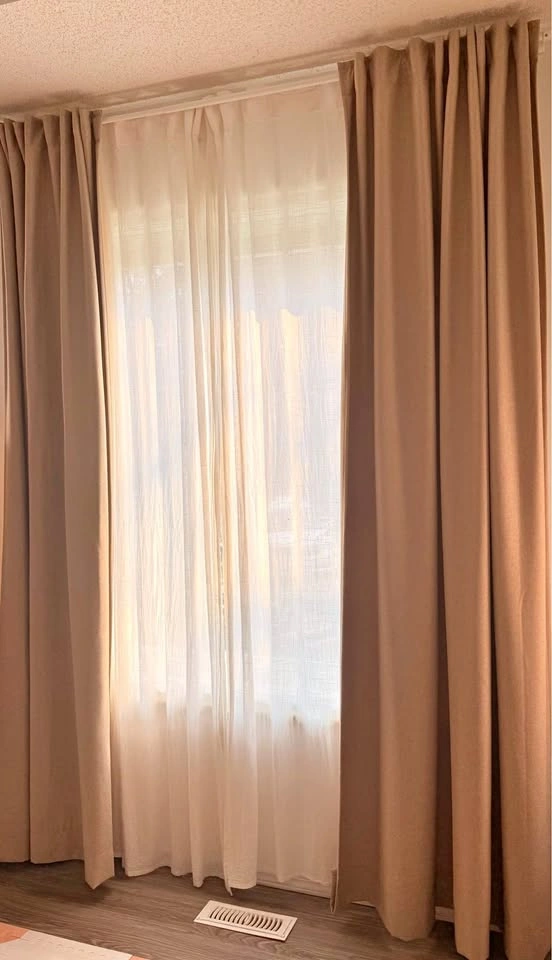 Ikea ANNAKAJSA darkening curtains – Like New