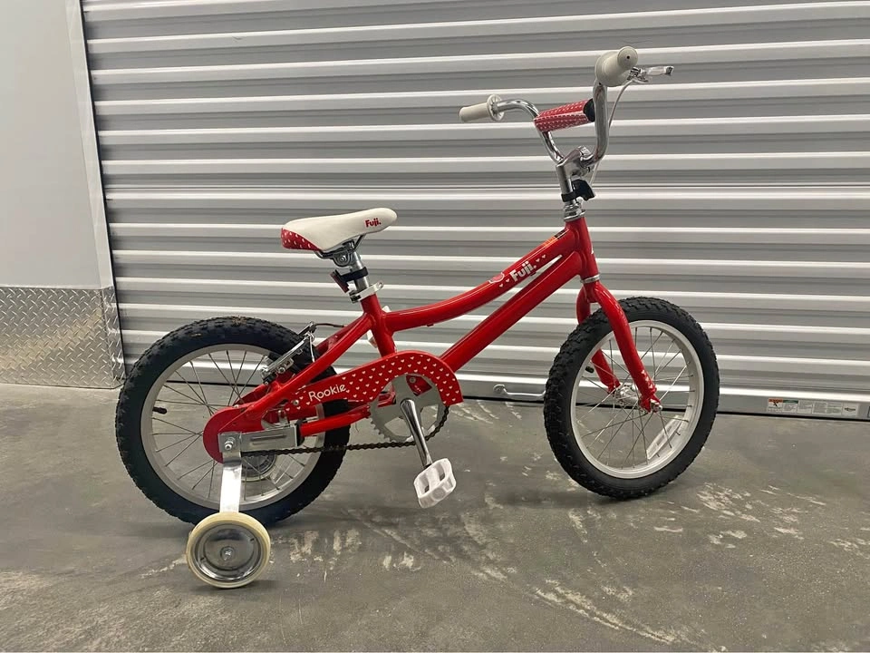 Fuji Rookie 16” Kids Bike with Training Wheels – Excellent Condi