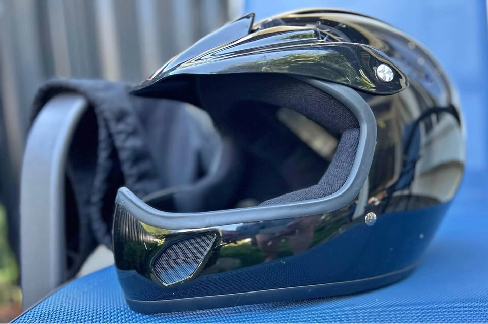 $10 Vintage youth Raleigh BMX helmet (56-58 cm)