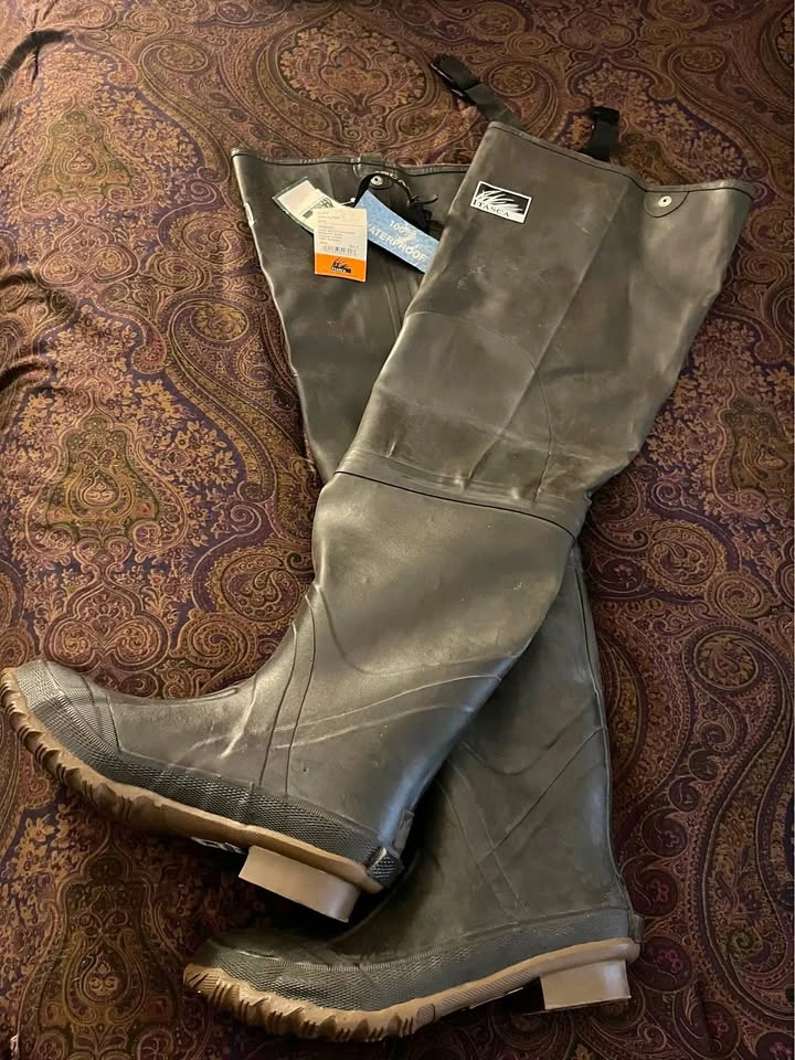 Size 9 hip waders